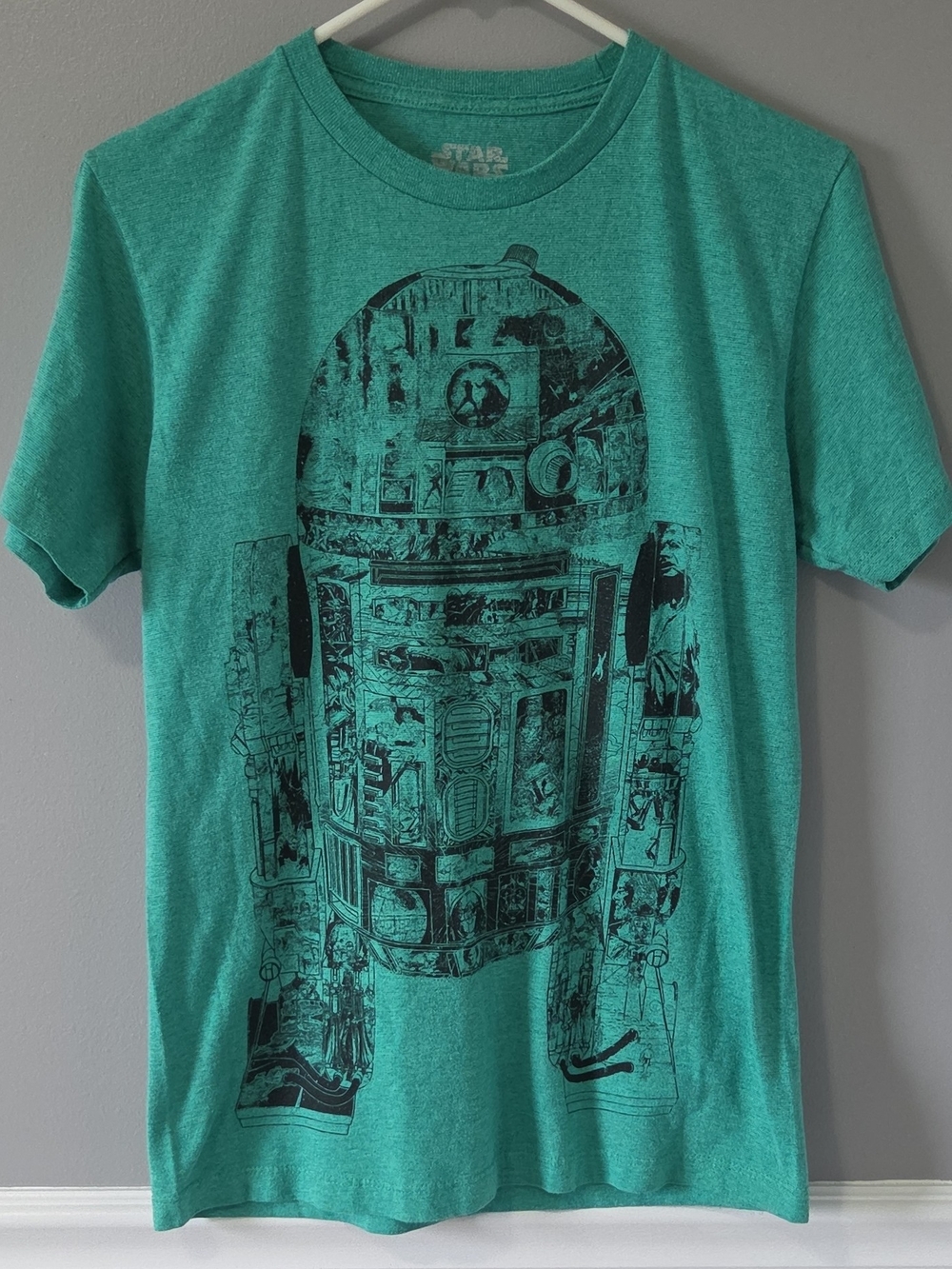 Star Wars Men’s Teal R2-D2 With Movie Scenes Graphic Textured T-Shirt S